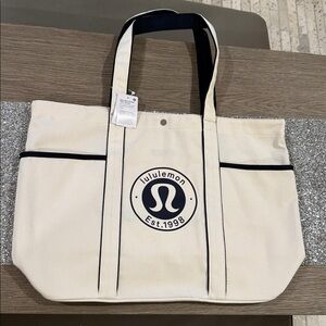 Lululemon Daily Multi-Pocket Canvas Tote Bag 20L Logo Natural/True Navy